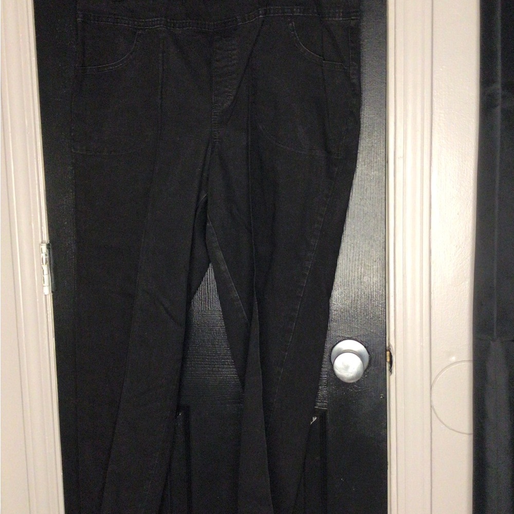 #804.  Women's Black Jeans